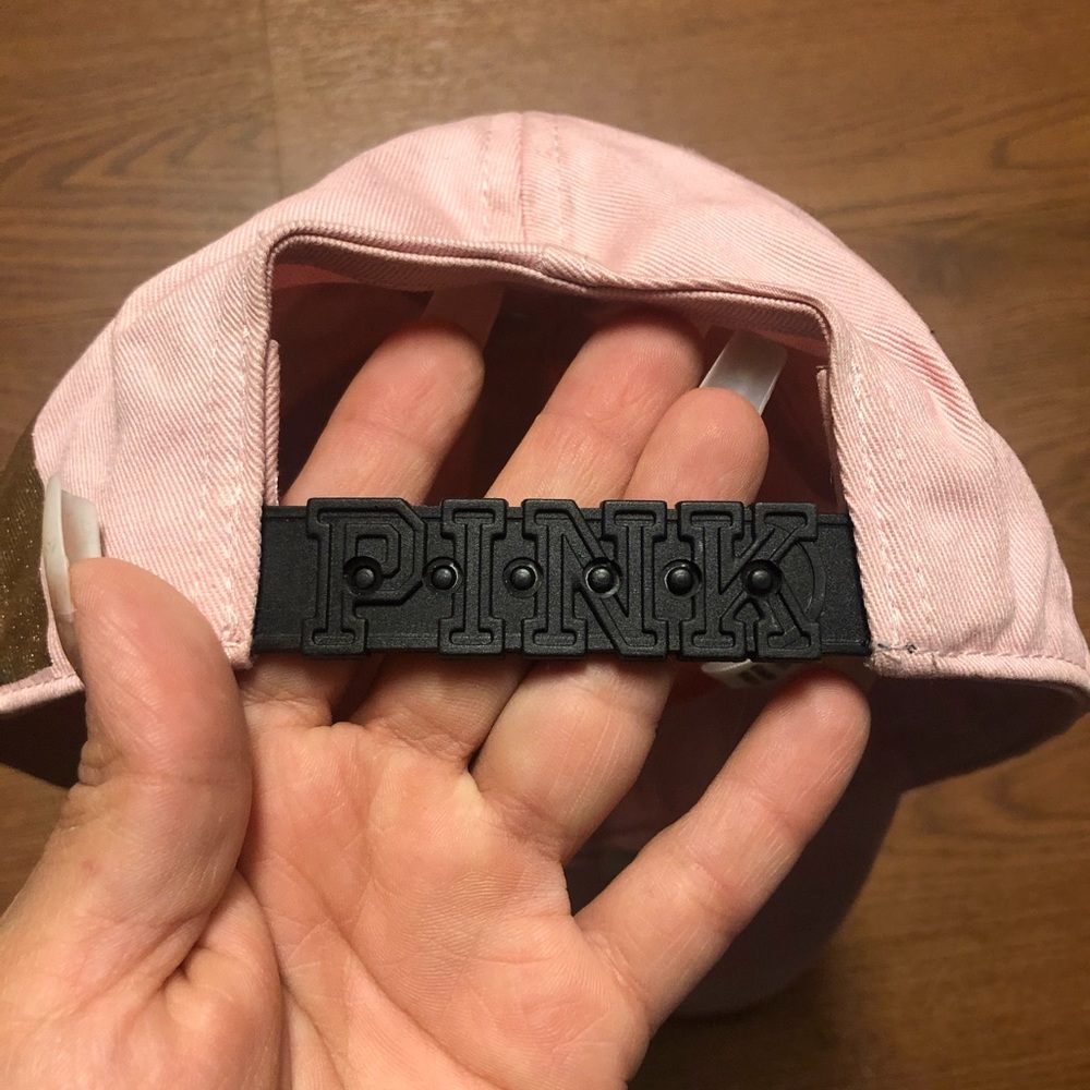 Pink Hat - Picture 4 of 8